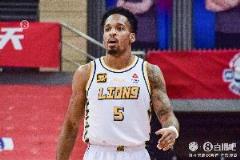 依舊無(wú)敵！巴里-布朗18投8中砍下25分3籃板9助攻4搶斷1蓋帽