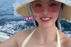 張常寧曬視頻尋海豚：今天的好運(yùn)來(lái)自海豚！