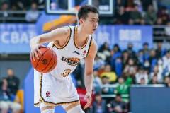 趙繼偉季后賽表現(xiàn)亮眼 常規(guī)賽場(chǎng)均10.5分7.9助攻