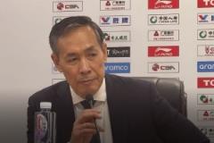 許利民：小曾想來(lái)球場(chǎng)但實(shí)在疼得起不來(lái)，擁有這樣的團(tuán)隊(duì)很幸運(yùn)