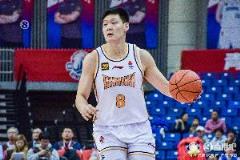 主攻手張寧半場(chǎng)15分3助三分9中3驚艷表現(xiàn)