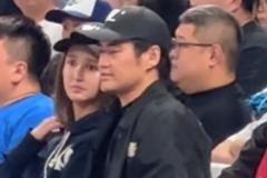 袁弘張歆藝現(xiàn)身觀戰(zhàn)京晉半決賽G3