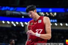 周琦上半場7分7板但3次犯規(guī) 球隊已落后10分