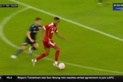 赫拉芬貝赫遠(yuǎn)射被撲出！加克波補(bǔ)射破門！利物浦2-1再次領(lǐng)先！