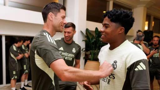 馬卡：恩德里克將繼續(xù)穿皇馬16號(hào)球衣，未要求9號(hào)球衣