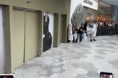 J羅也要告別了？獨自坐在球場中央靜靜思考，可能最后一次主場了