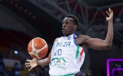 未來(lái)國(guó)家隊(duì)主力？薩利烏-尼昂場(chǎng)均17.8分鐘貢獻(xiàn)10.2分4.6板0.6斷