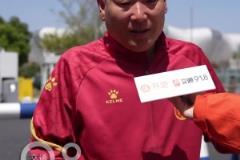 小伙專門曠課來看國足！！你小子是真有活兒啊