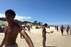 旺達和伊卡爾迪搶女兒畫面曝光！旺達試圖將孩子拽過來