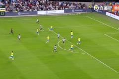 送大禮啊??穆里略放鏟“助攻”恩佐，阿根廷這配合太絲滑了??