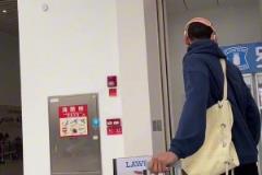 好奇寶寶貝茲利~路過便利店還是沒忍住去逛，買了瓶雪碧