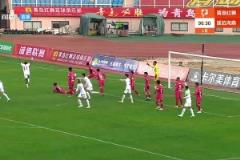 球迷直呼假球！中甲青島后衛(wèi)排球動(dòng)作送點(diǎn)，遭延邊讀秒絕平