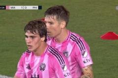 邁阿密取得領(lǐng)先！克雷馬斯基助攻泰勒打空門得手！