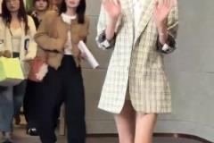 尤文球迷心中的女神，美女演員陳都靈這大長腿