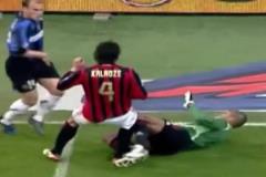 20年前的米蘭德比有多精彩？盡管全場就1球，但場面大開大合！