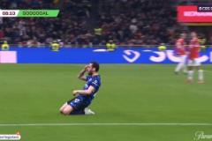 攻破舊主城門！恰爾汗奧盧遠(yuǎn)射破門扳平！上演激情滑跪慶祝！