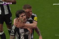 超級(jí)神仙球！托納利角球區(qū)前幾米小角度抽射直接破門！