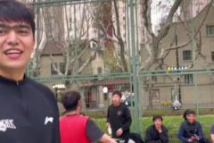 各種虐菜??！吉林球員魯吐布拉現(xiàn)身野球場(chǎng)打球~