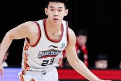 楊毅此前：林葳將會像姚明那樣 成為下一個(gè)國寶級籃球運(yùn)動(dòng)員！