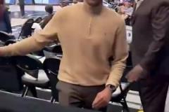 今天會(huì)喊嗎？俠蜜曾當(dāng)著GM哈里森的面，對(duì)他高喊：“炒掉尼科”