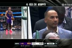 伴隨著炒掉Nico呼聲！東契奇罰球時(shí)，鏡頭同時(shí)給到獨(dú)行俠GM