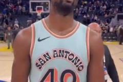 巴恩斯：我一直都記得欠勇士一記三分