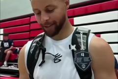 美國男籃問答：第一次扣籃時幾歲？濃眉：詹姆斯兩歲扣籃！