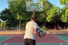 隊(duì)友紛紛送上祝賀，實(shí)拍：中國(guó)球員塞爾吉尼奧打進(jìn)入籍后首球