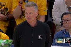 脾氣真大！楊瀚森勸威瑟斯龐冷靜，反被一肘推開