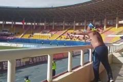 支持大連另一只球隊(duì)鯤城的王大爺，被氣得不輕