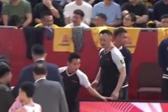 被聯(lián)盟罰款2萬！杜鋒上場怒噴主裁判：CTMD，對面拉人你不判