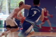 丁彥雨航既視感？福州某企業(yè)籃球決賽驚現(xiàn)黃發(fā)高手風(fēng)格似丁神