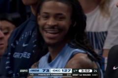 ?。炕倚苈浜?4分全隊悶悶不樂，場下莫蘭特竟然大笑了起來