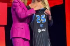 WNBA最新選秀結(jié)果出爐，實(shí)至名歸期待她們接下來的表現(xiàn)