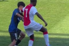 強硬對抗！日本小孩vs非洲小孩