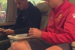 父子情深！青島紅獅與遼寧鐵人賽后，里瓦爾多與愛子團聚