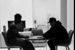 巴特勒更新個(gè)人社媒！曬出坐著打牌的照片！