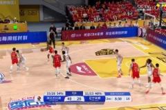 火藥味十足！孫銘徽與鄢手騏卡位糾纏，隨后被后者頂?shù)?，鄢手騏被判違體！