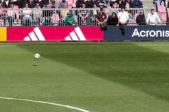 以后又是一個球星？阿賈克斯青年隊小球員“碾壓”大版鋼巴小球員