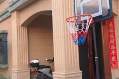 居然有1米79？！賽季結(jié)束的徐杰在老家豪宅大院子里1v1娃