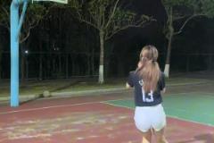 詹密里邊從來(lái)不缺美女