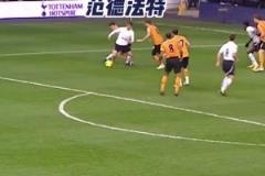 加餐？登貝萊開場4分鐘閃擊+傷退，賽后上大巴拿了一串葡萄