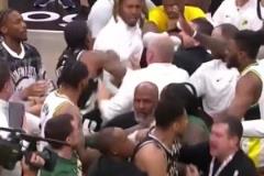 最搞笑的一次沖突！字母抱著馬瑟林耳語，突然兩人開始推搡