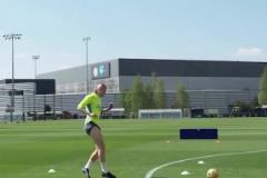 金發(fā)大長腿！看看誰在躍躍欲試