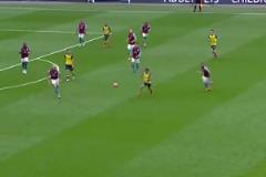 重情重義！巴蒂世界波攻破紫百合球門拒絕慶祝