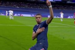 北京國(guó)安經(jīng)典搭火車(chē)慶祝：《我有一只小毛驢》