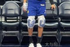 緊繃神經(jīng)！庫里賽前熱身往膝蓋纏了兩塊大冰袋！