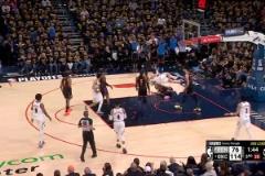 不想打了？約基奇30秒內(nèi)連續(xù)兩犯，提前六犯離場?