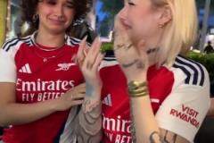 阿什拉夫打進(jìn)第二球后阿森納女球迷哭了