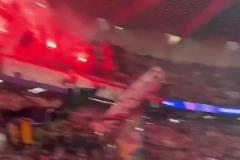 晉級決賽嗨翻天！巴黎眾將來到場邊和球迷一同慶祝